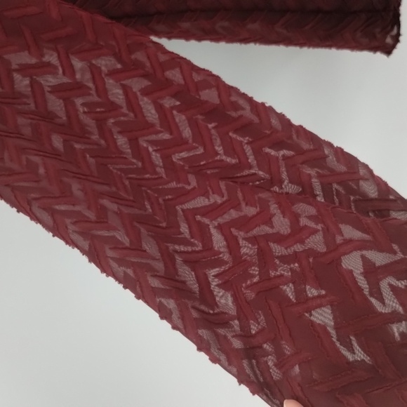 Skies are Blue maroon zig zag texture blouse size medium sheer sleeves and back - Picture 3 of 9
